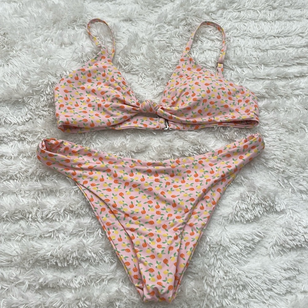 Dippin Daisys Bikini Set